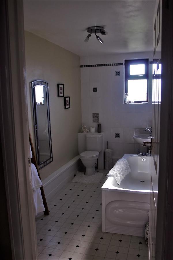 Plas Newydd Farm Llanedy 외부 사진